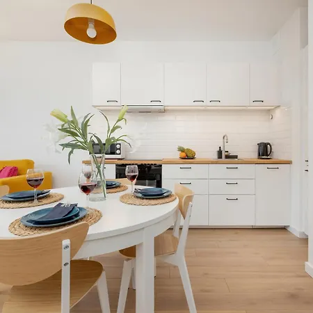 Cheerful Lesmiana Garnizon Estate By Renters Gdańsk