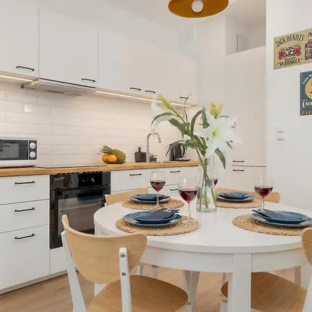 Cheerful Lesmiana Garnizon Estate By Renters * Gdańsk
