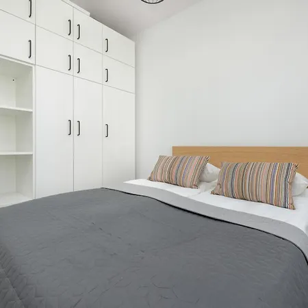 Apartman Cheerful Lesmiana Garnizon Estate By Renters Gdańsk