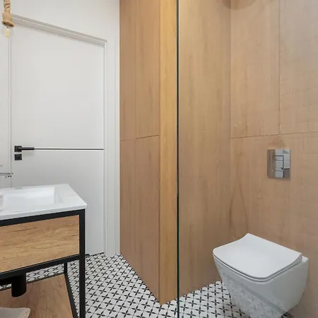 Cheerful Lesmiana Garnizon Estate By Renters * גדנסק