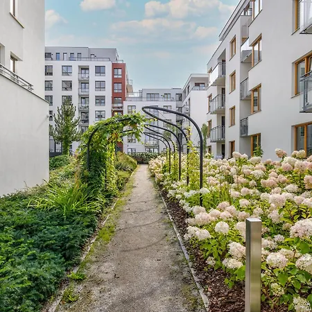 Cheerful Lesmiana Garnizon Estate By Renters *