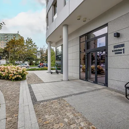 Cheerful Lesmiana Garnizon Estate By Renters Apartman Gdańsk